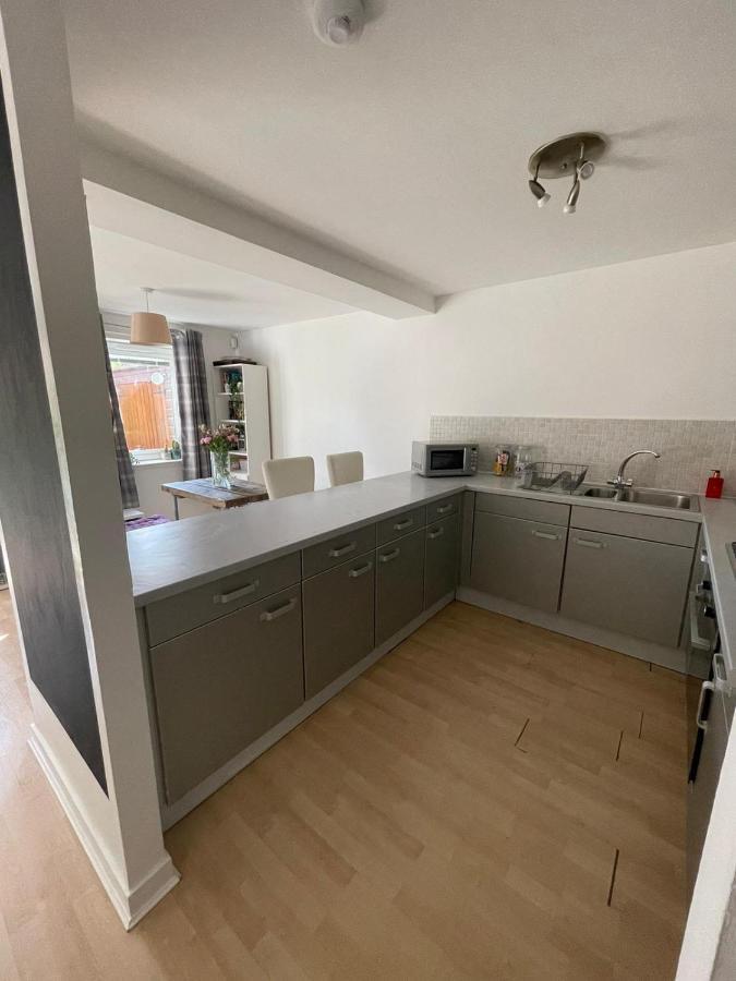 Pass The Keys Lovely 2Bedroom Flat With Balcony Edinburgh Exterior foto